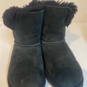 BLKFRIDAY SALE! 
Bailey Button Uggs